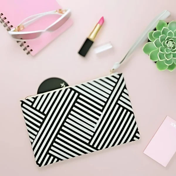 Black White Geometric Print Design - Feminine Purse Clutch Bag - Jaylorna